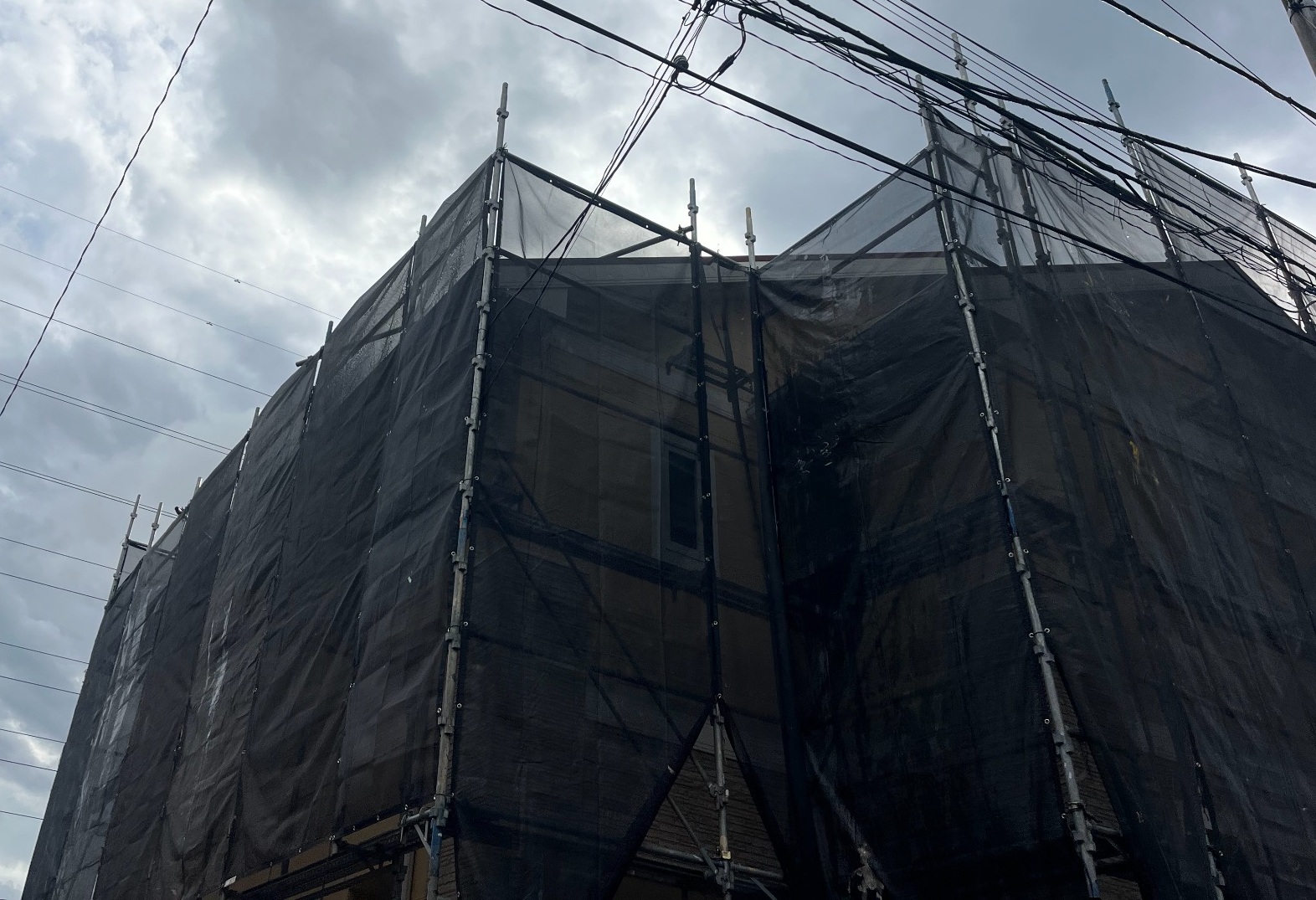 【足場】川崎市麻生区白鳥にて仮設工事